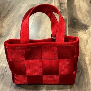 Harveys Original Red Seatbelt Bag!